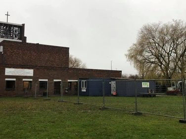 Den 3. december gik de i gang med at etablere byggepladsen